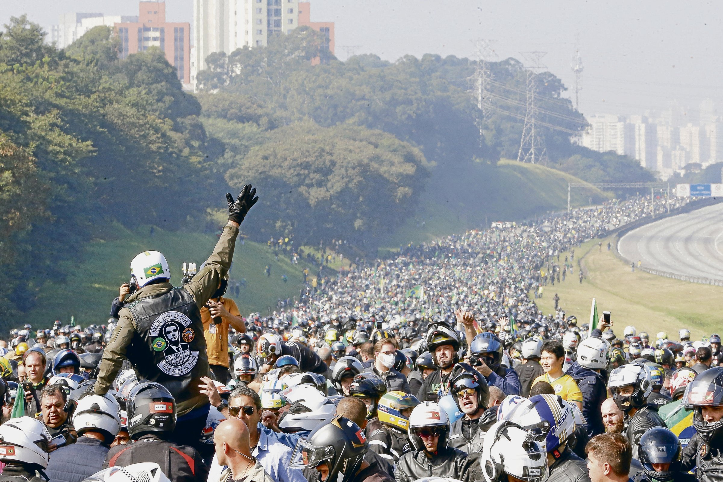 Vielsagendes Motto: Im Juli 2021 rief der damals amtierende Präsident Jair Bolsonaro zur Massendemonstration mit Autokorso unter dem TItel »Beschleunigen für Christus« auf.