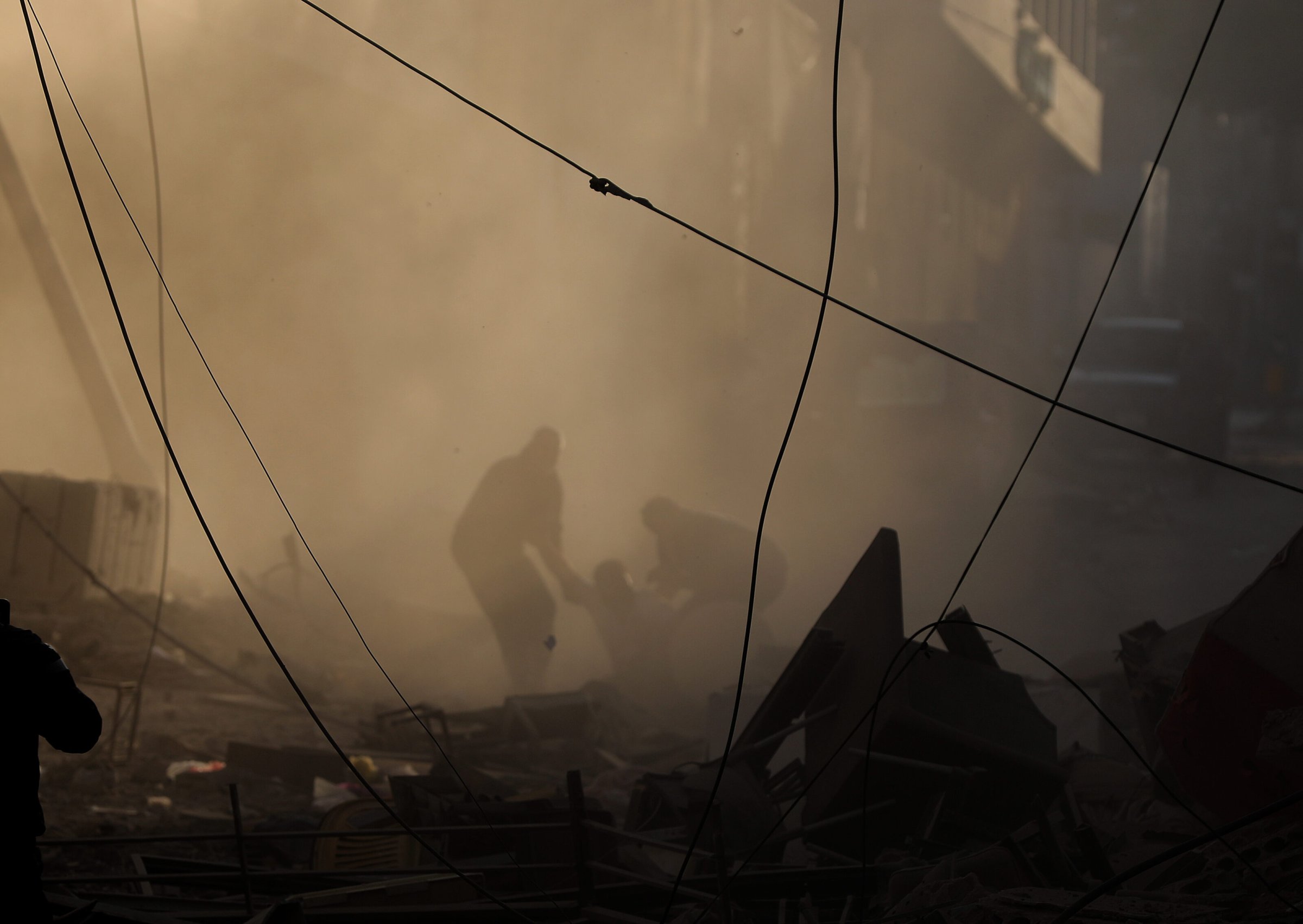 Dieses Bild zeigt eine Szene nach einem israelischen Luftangriff in den südlichen Vorstädten von Beirut.