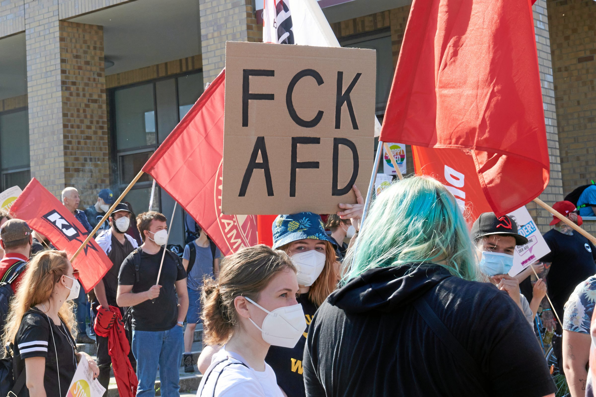 Antifaschismus-AfD-Parteitag-in-Berlin-Eskalierter-Polizeieinsatz-mit-Nachspiel