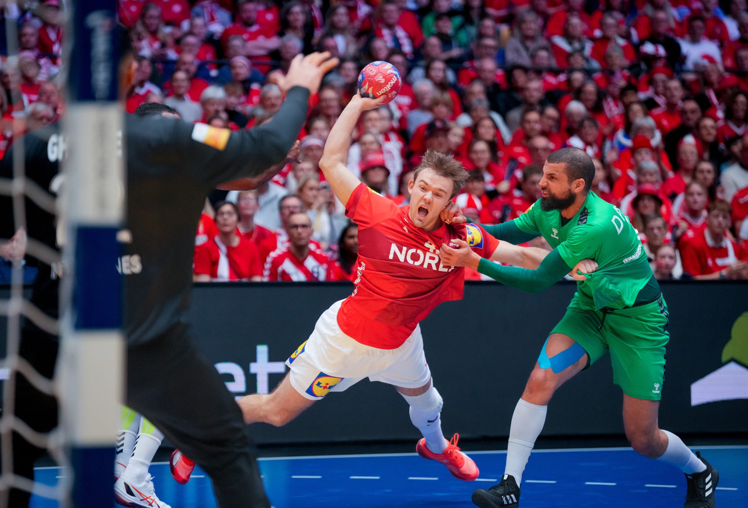 Handball-WM-Trotz-voller-Halle-in-Herning-Handball-auf-dem-absteigenden-Ast