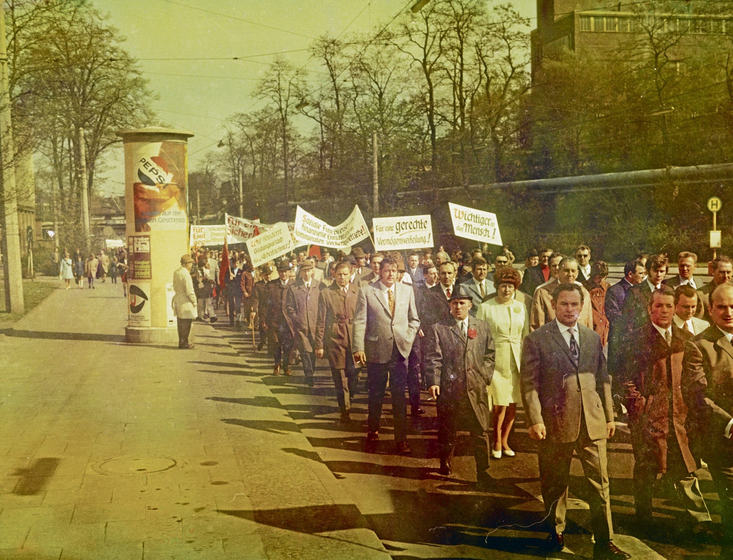 Geschichte-der-Klassenk-mpfe-Rotes-Signal-aus-dem-Norden