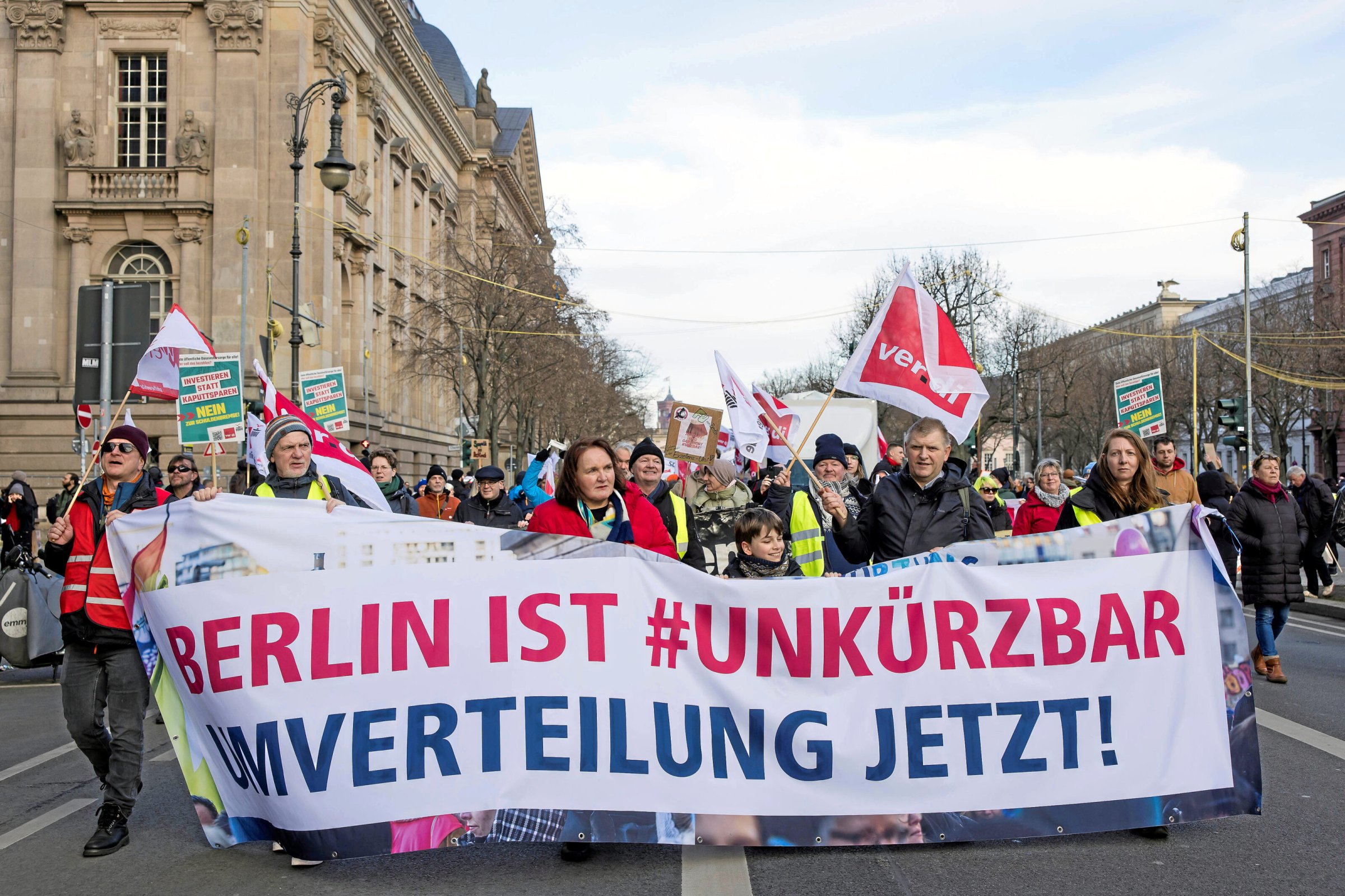 haushalt-gro-demonstration-gegen-berliner-k-rzungspolitik