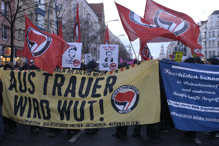 Spitze der Silvio-Meier-Demonstration auf der Frankfurter Allee am Samstag