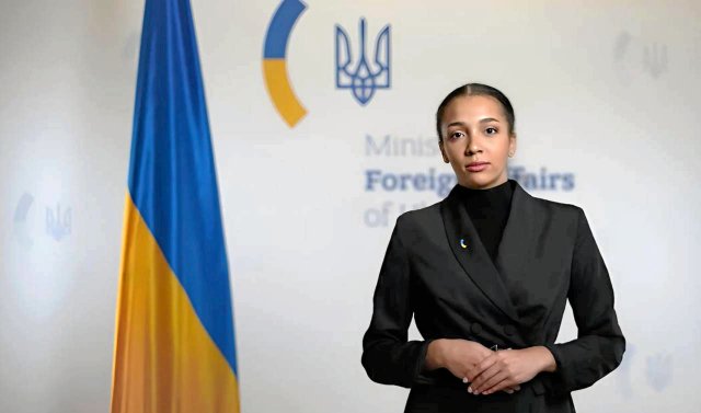 Viktoria Schi soll den Ukrainern die Konsularpolitik ihrer Regierung erklären.