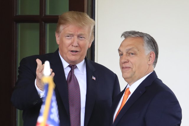Wer vor Meloni in die USA flieht, dürfte schon bald wieder bei Trump landen. Wer vor Orbán das Weite sucht und zum Beispiel nach Frankreich geht, bekommt vermutlich Le Pen.