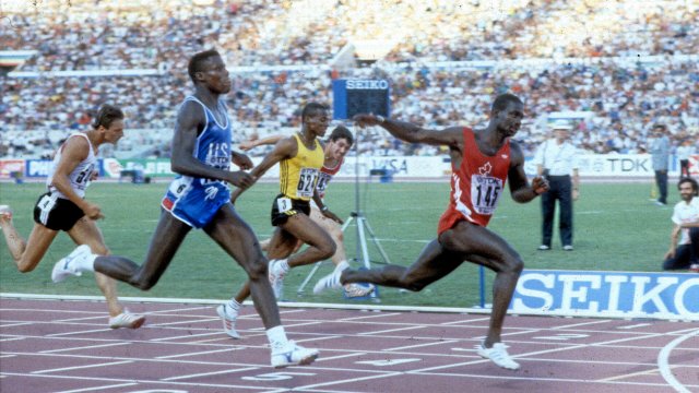 WM 1987: Ben Johnson (r.) schlägt in Weltrekordzeit Carl Lewis (...
