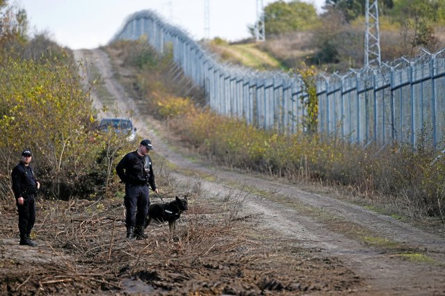 Patrouille der bulgarischen Grenzpolizei an der Grenze zur Türke...