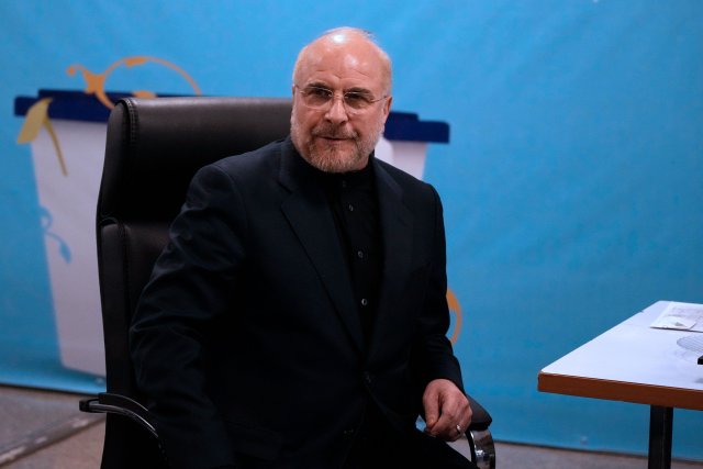 Der iranische Parlamentspräsident Mohammad Bagher Ghalibaf ist einer von sechs Kandidaten, die der Wächterrat für die Präsidentschaftswahlen am 28. Juni 2024 zugelassen hat. Ghalibaf hatte bereits in der Vergangenheit zweimal erfolglos bei einer Präsidentschaftswahl kandidiert.