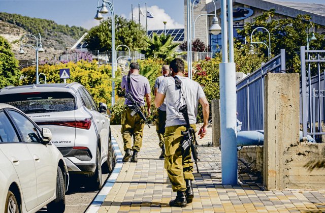 Im Norden Israels bereiten sich Soldaten auf einen Angriff der H...