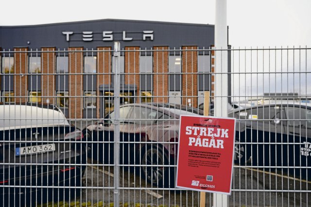 Seit sieben Monaten kämpfen die Beschäftigten bei Tesla für eine...