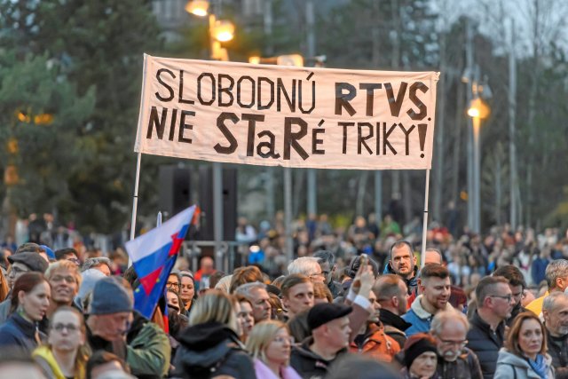 Die Proteste gegen die Auflösung der öffentlichen Sendeanstalt RTVS konnten die Regierung unter Robert Fico nicht aufhalten.