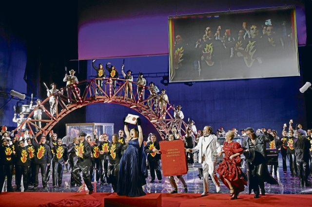 Deutsche Oper Berlin: Urmelchen Mao and Putin Hitler do the honors