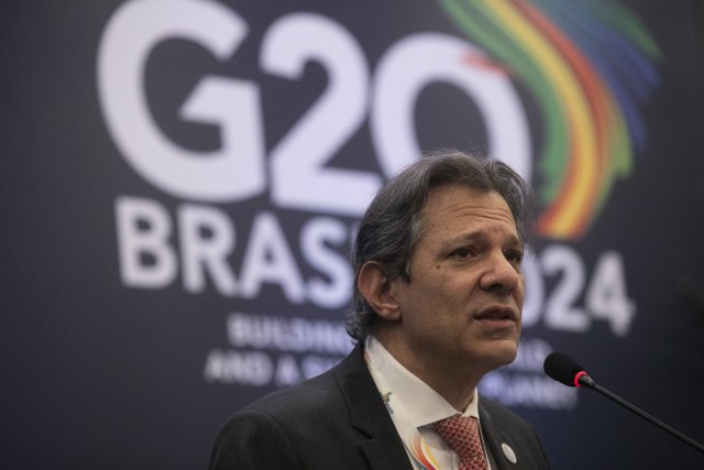 Der brasilianische Wirtschaftsminister Fernando Haddad hatte beim Treffen der G20-Finanzminister in Rio de Janeiro, Brasilien, den Vorsitz inne und lobbyierte für eine Vermögensteuer.