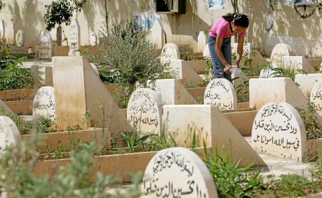 Der Friedhof der Märtyrer liegt nur wenige hundert Meter von dem Theater entfernt.