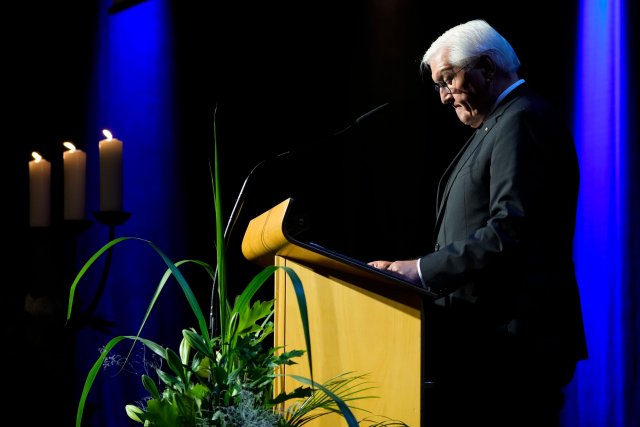 Auch Bundespräsident Steinmeier forderte während der Gedenkfeier für die Opfer des Anschlags von Solingen, »illegale Migration« einzudämmen – als habe diese etwas mit der Mordtat zu tun.