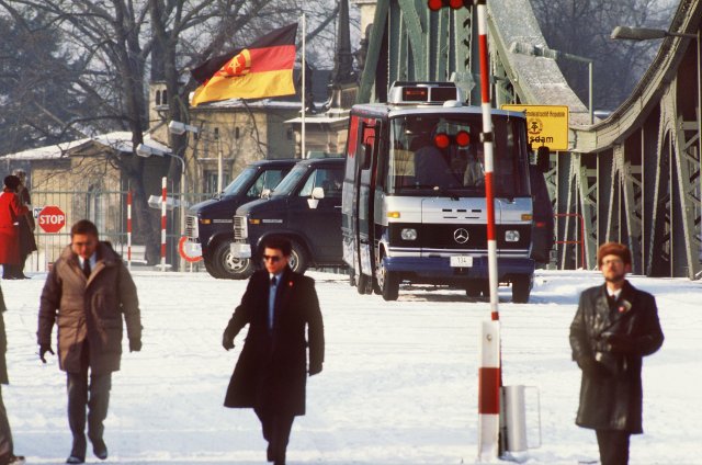 Spion gegen Spion im Austausch zwischen Ost und West: Die Glienicker Brücke war das berühmteste Bühnenbild des Kalten Kriegs.