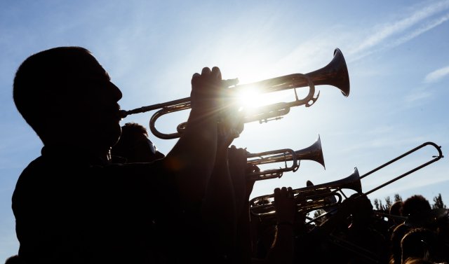 Man ist nie zu alt, um ein Instrument lernen. Nur Profi wird man dann vermutlich nicht mehr.