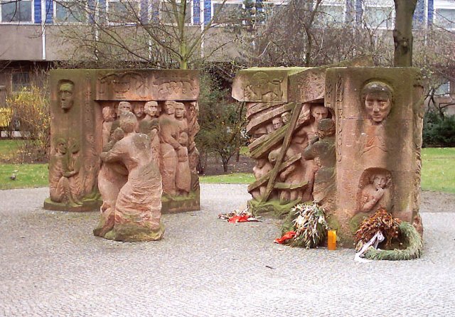 Denkmal für den Frauenprotest in der Berliner Rosenstraße Ende Februar/Anfang März 1943