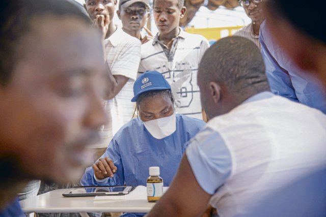 Gesundheitshelfer bereiten in der Demokratischen Republik Kongo eine Impfkampagne gegen Ebola vor – auch hier ist die WHO gefragt.