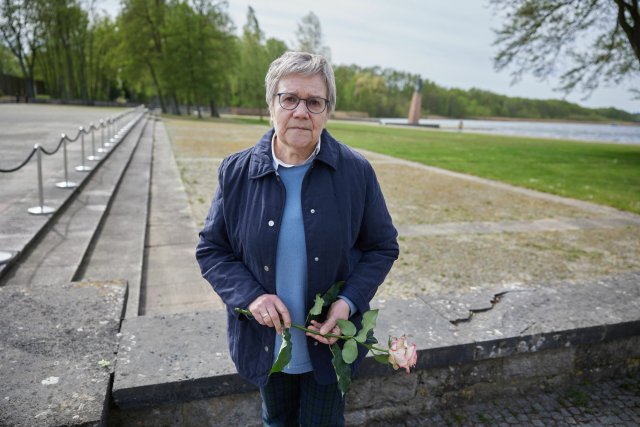 Die Holocaust-Überlebende Ingelore Prochnow nimmt an der Zentral...