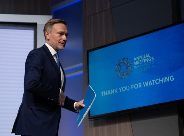 Christian Lindner nach der Pressekonferenz über die Ergebnisse der Steuerschätzung