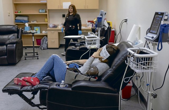 Eine Patientin liegt im Aufwachraum nach einer chirurgischen Abtreibung in einer Klinik in Albuquerque, New Mexico.