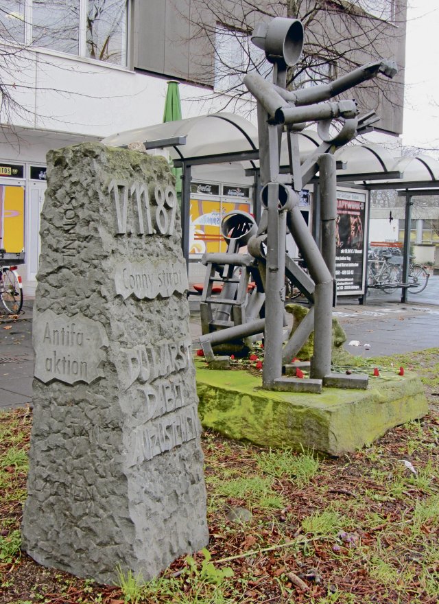 Gedenkstein und Skulptur für Conny Wessmann in der Weender Landstraße in Göttingen.