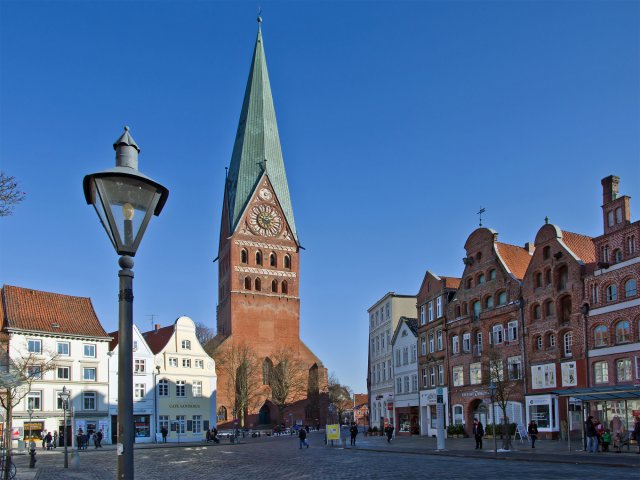 Lüneburg, St. Johannis-Kirche. Ob Amazon etwas Vergleichbares hinterlässt, darf bezweifelt werden.