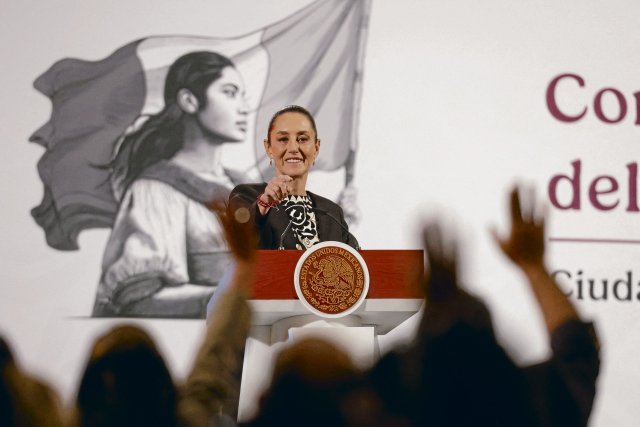 Mexikos Präsidentin Claudia Sheinbaum gibt mit ihren täglichen Pressekonferenzen die politische Agenda vor – und die Medien folgen.