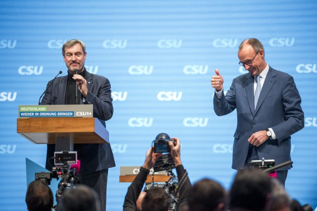 Markus Söder und Friedrich Merz beim kleinen Parteitag der CSU in Nürnberg.