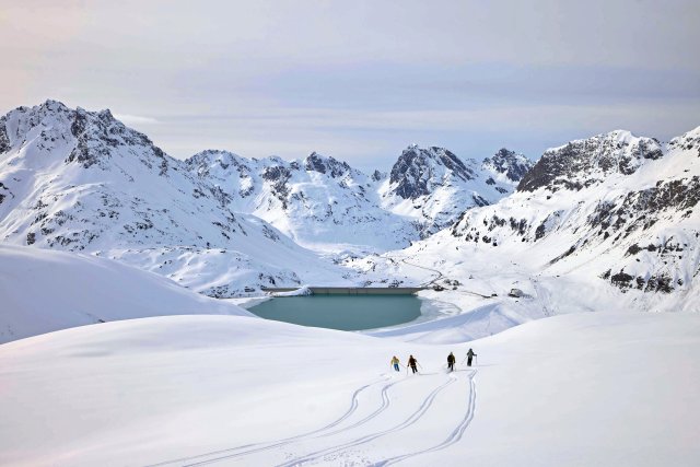 Abfahrt Richtung Silvretta-Stausee, den es zu Hemingways Zeiten freilich noch nicht gab