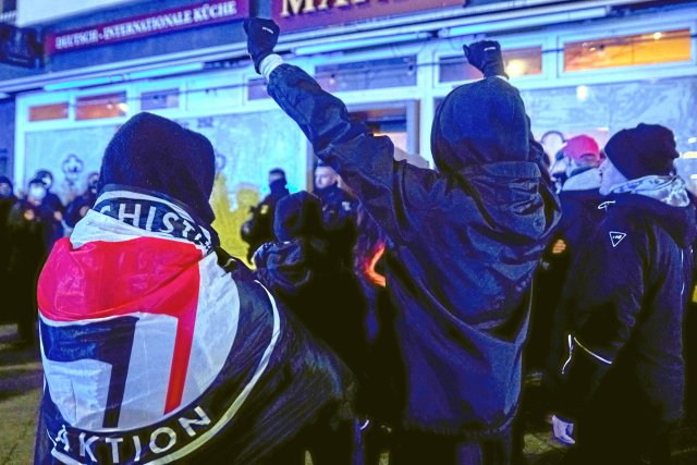 Antifaschistischer und nachbarschaftlicher Protest gegen Martin Sellner in Wilmersdorf